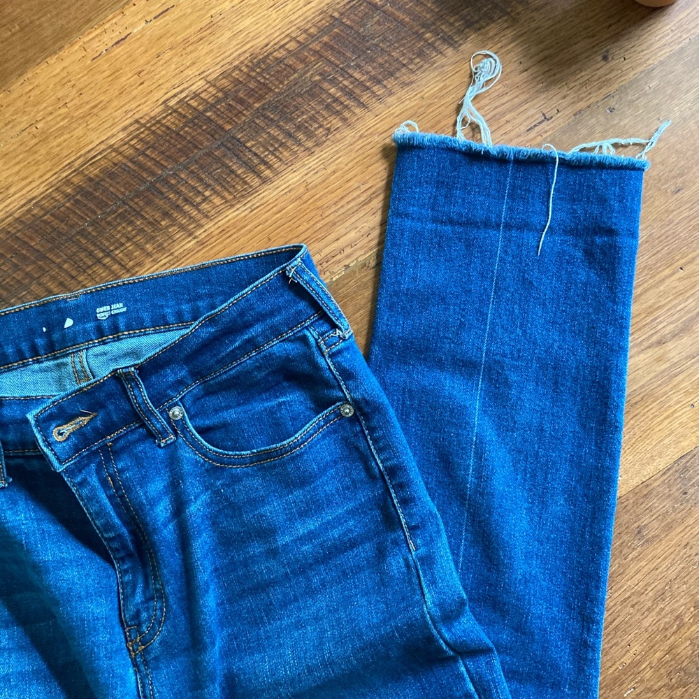 Old Navy Ankle Crop raw hem jean- size 4